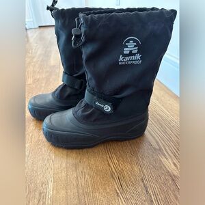 Kamik waterproof snow boots size 5